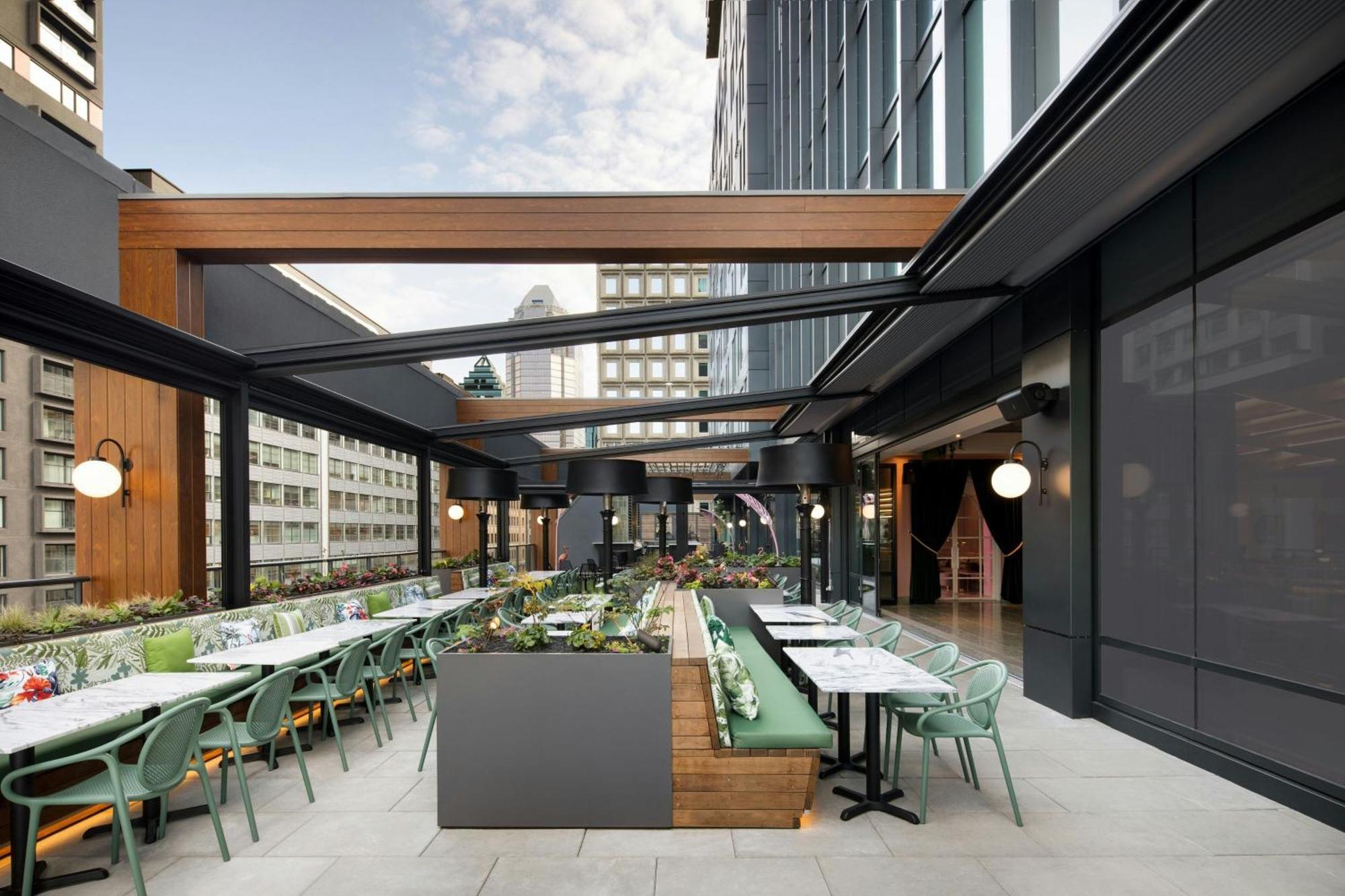 Honeyrose Hotel, Montreal, A Tribute Portfolio Hotel Luaran gambar The rooftop bar at The Standard London