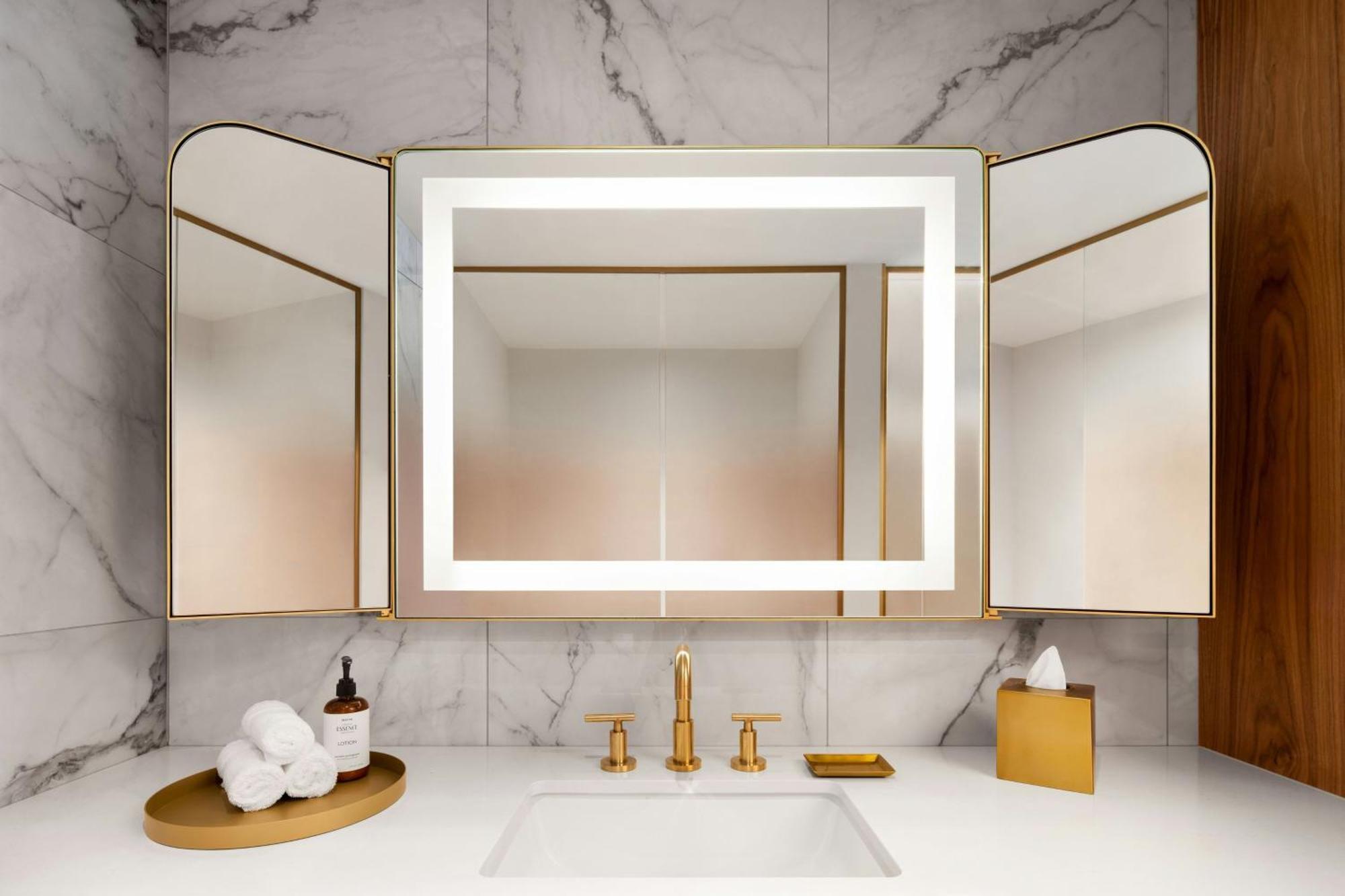 Honeyrose Hotel, Montreal, A Tribute Portfolio Hotel Luaran gambar Bathroom fixtures by Dornbracht